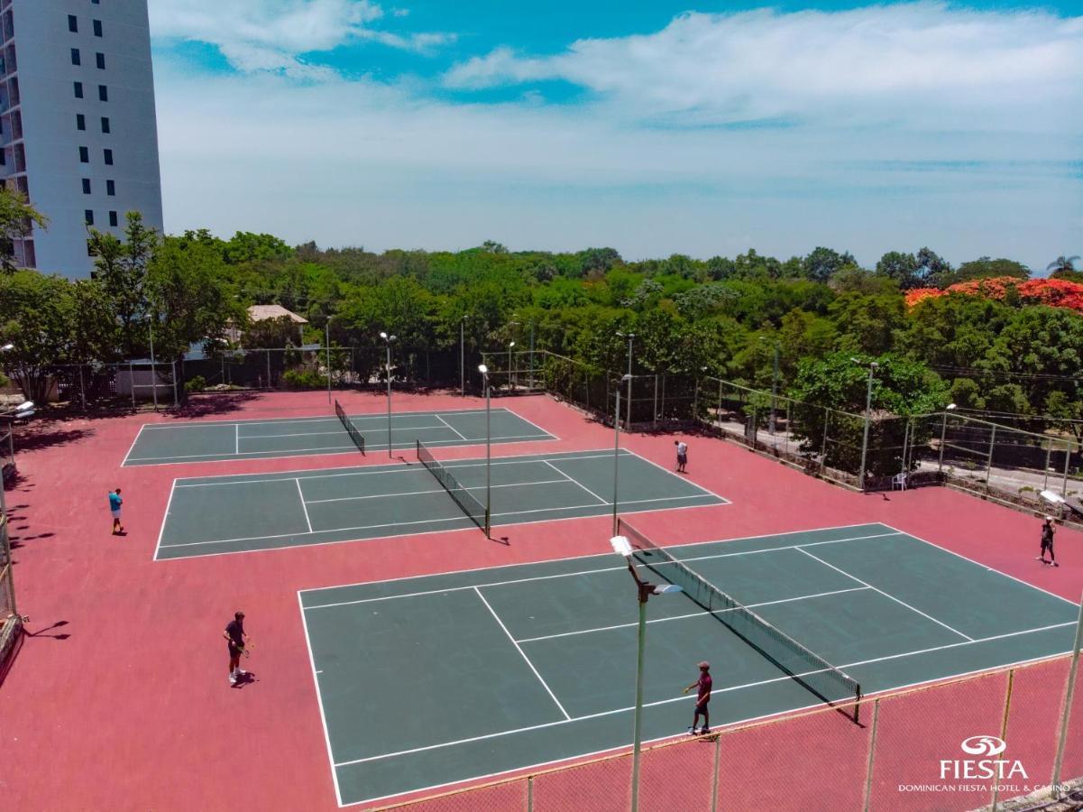 סנטו דומינגו Dominican Fiesta Hotel מראה חיצוני תמונה Tennis Courts